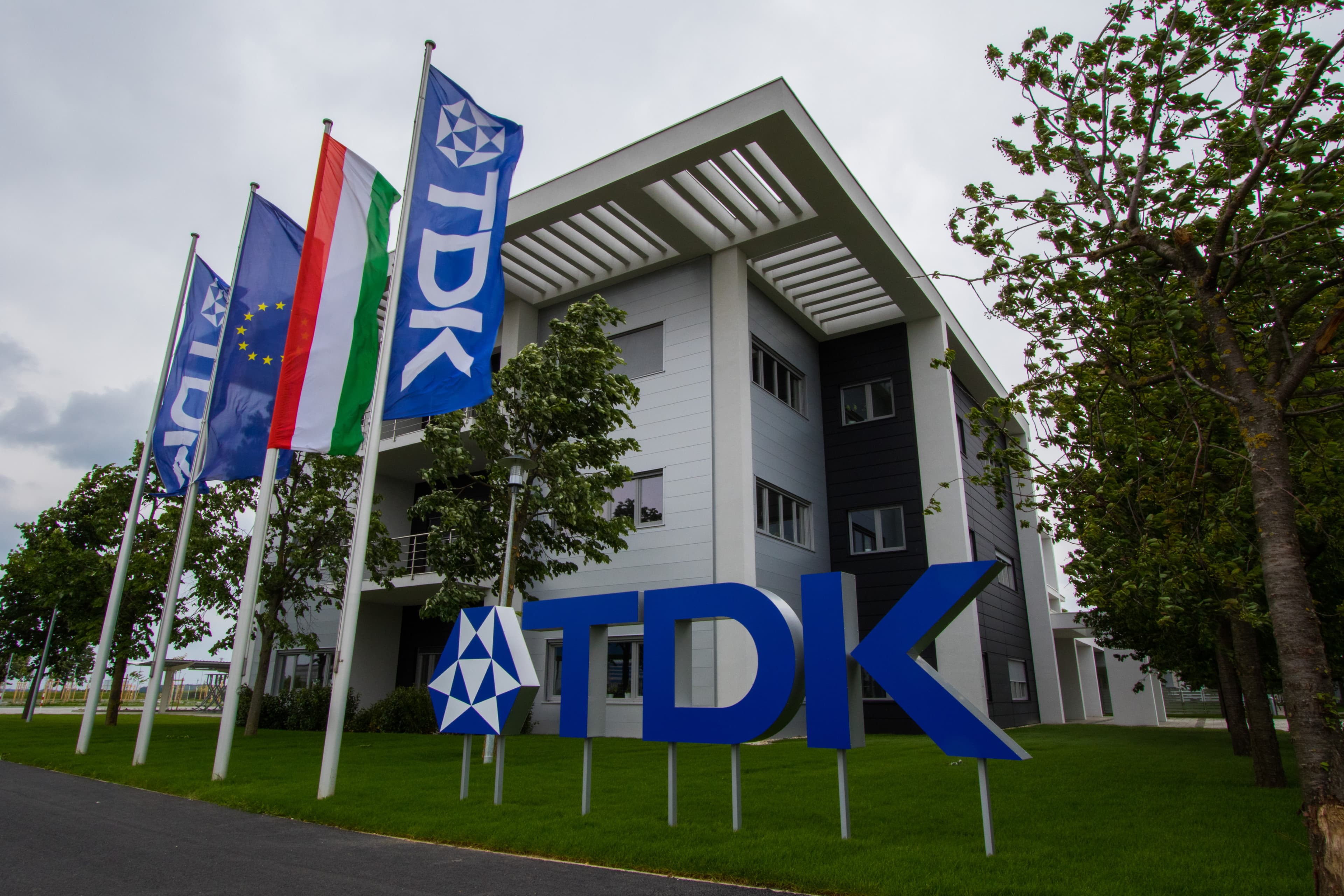 Footer TDK Logo